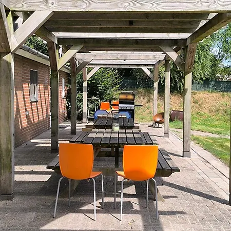 Holiday home De Maplerik